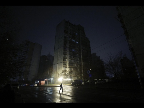 Kiev, 'massiccio attacco russo contro siti energia'