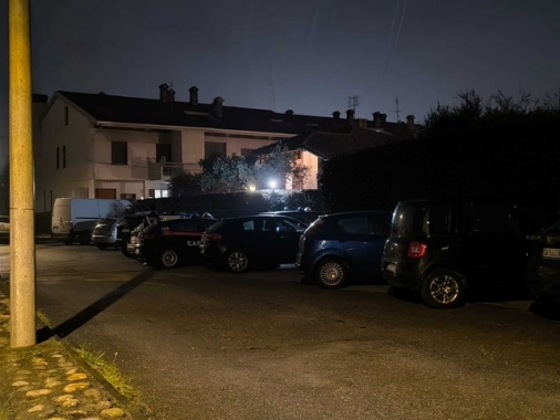 Uccide la moglie malata e si suicida, nel Torinese