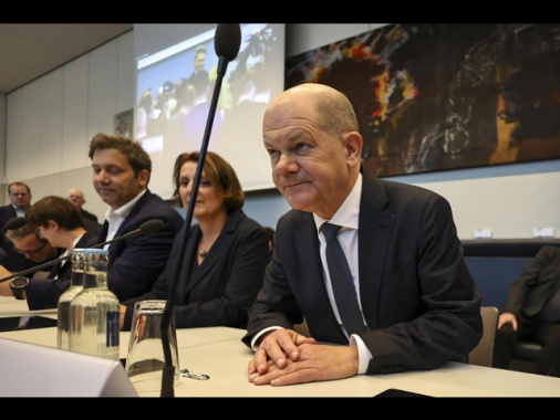 Scholz, chiedo la fiducia per aprire la strada al voto