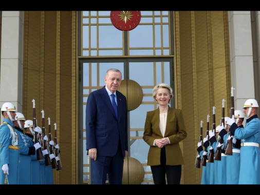 L'Ue annuncia un miliardo per la Turchia per i rifugiati