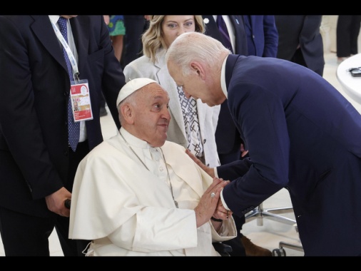 Biden sente il Papa, confronto su sforzi per la pace nel mondo