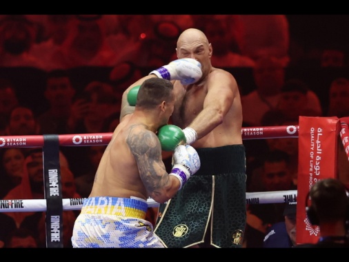 Pugilato:Usyk batte ancora Fury e conserva Mondiale pesi massimi