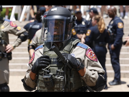 Usa: sparatoria in un centro commerciale del Texas, feriti