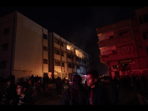 Hamas, '28 palestinesi morti in raid notturni su Gaza'