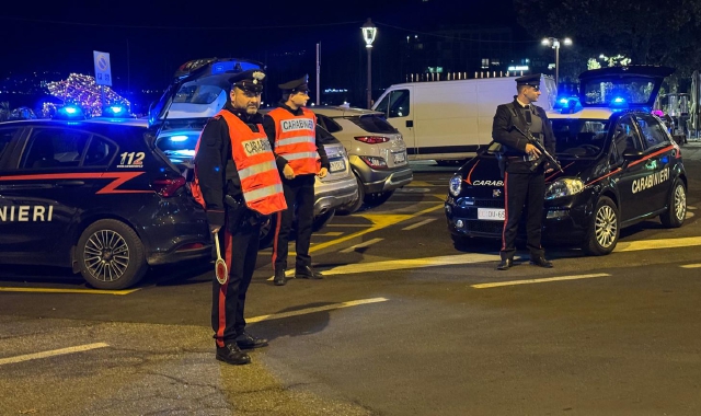 Intervenuta una pattuglia dei carabinieri di Laveno Mombello