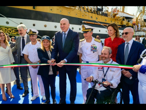Crosetto inaugura Villaggio Italia Abu Dhabi, legame con Emirati