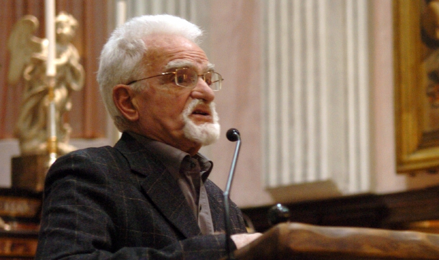 Buon compleanno, Ginetto: Busto in festa
