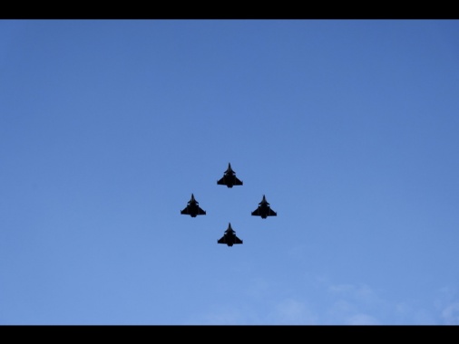 Francia, 'abbiamo bombardato postazioni Isis in Siria'
