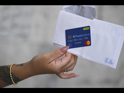 Carta Acquisti, al via le domande, finora dati 2,2 miliardi