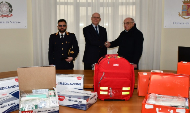 Dai farmacisti materiale sanitario in dono alla Questura