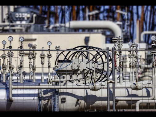 Il gas apre in lieve calo ma resta sopra i 50 euro