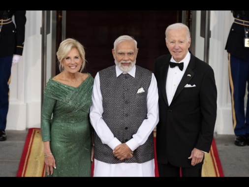 Un diamante da 20000 dollari a Jill Biden da premier India