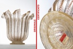 Vaso di Murano vintage con decorazione zebrata in bianco e nero, accompagnato dall'etichetta originale Barovier & Toso, simbolo autentico del design italiano