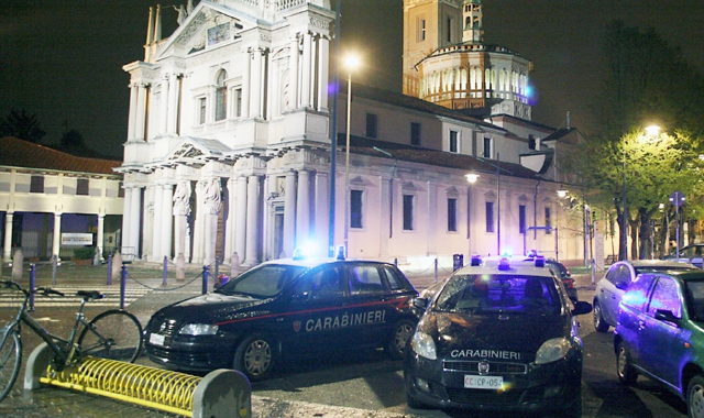 Botte e vandalismi, caos a Saronno