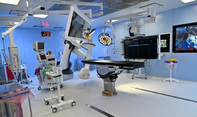 La sala ibrida dell’ospedale di Circolo di Varese (foto Blitz)