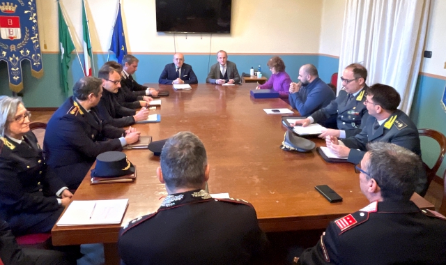 Il vertice in Comune a Busto Arsizio (foto Domenico Ghiotto/BLITZ)