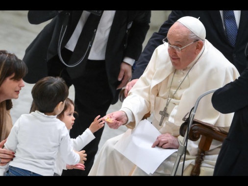 Il Papa caduto a S.Marta, contusione all'avambraccio