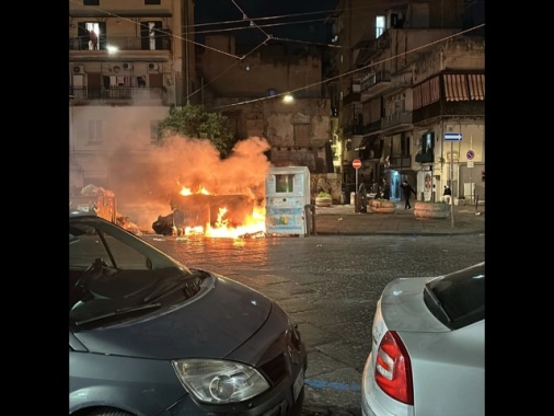 'Guerriglia urbana' a Napoli per il cippo di Sant'Antonio