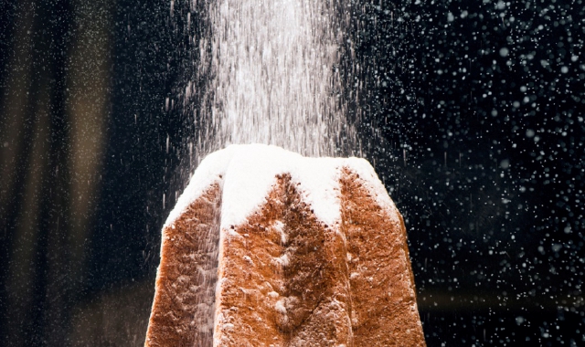Il 19enne aveva intenzione di spacciare lo zucchero a velo del pandoro facendolo passare per cocaina