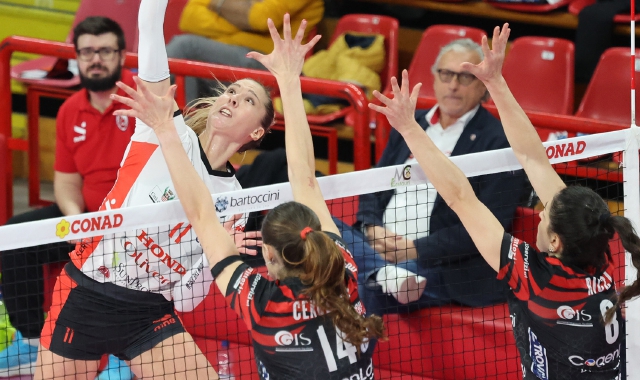 Alexandra Lazic è pronta al debutto in maglia Uyba (foto LVF)
