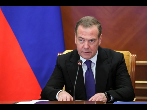 Medvedev, 'decenni per normalizzazione relazioni Usa-Russia'