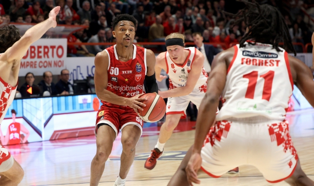 Varese sconfitta a Pistoia (foto Ciamillo)