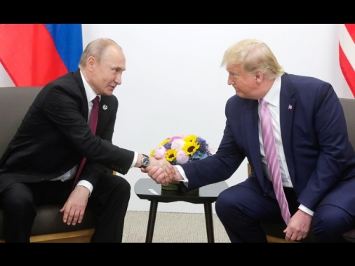 Media, Trump vuole incontrare Putin per stop guerra in Ucraina