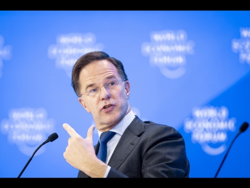 Rutte, europei arrivino almeno al 2% di spesa nella Nato