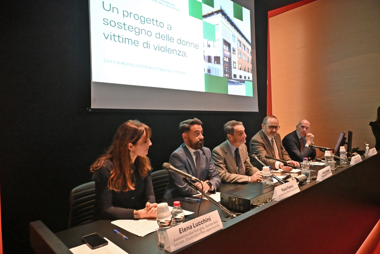 Una casa per iniziare una vita nuova, lasciando fuori il passato  7