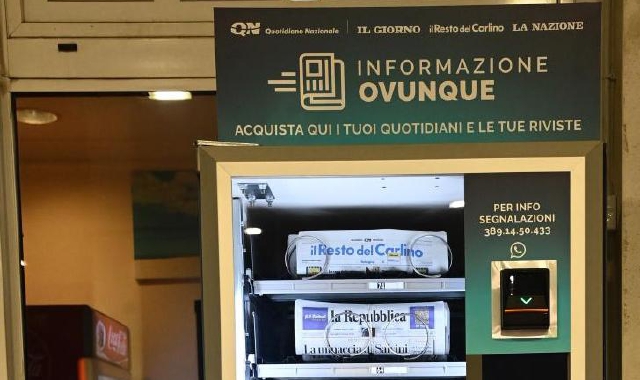 Un distributore automatico di giornali