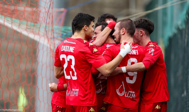 L’esultanza del Città di Varese dopo il gol a Imperia (foto Mattia Martegani/ITALIAMEDIA)