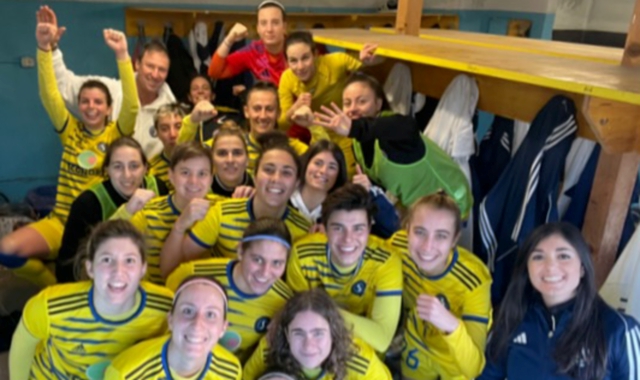 La squadra dopo la vittoria contro il Blues Pietrasanta