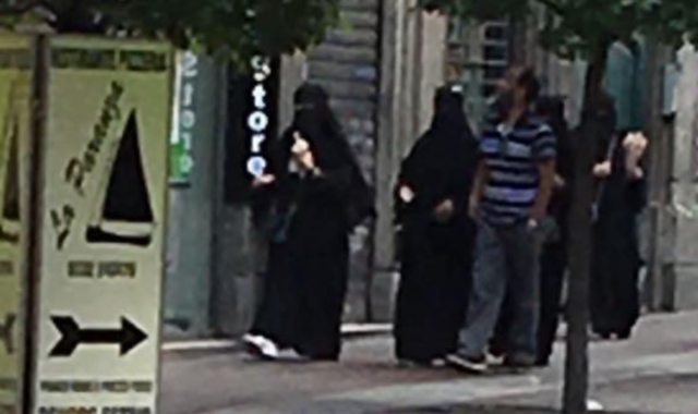 L’immagine in via Morosini che l’allora forzista diffuse dopo aver depositato la mozione in Consiglio comunale a Varese