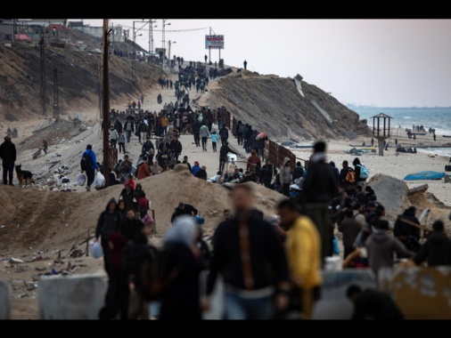 Hamas, Israele tarda aiuti Gaza