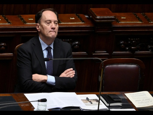 Ciriani pronto a riferire in Aula su Almasri, no da opposizioni