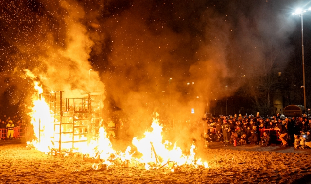 Il fuoco della Giöbia a Busto Arsizio (foto Andrea Cogotti/BLITZ)