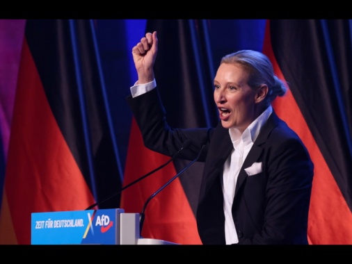 Weidel, 'la vera svolta sui migranti possibile solo con l'Afd'