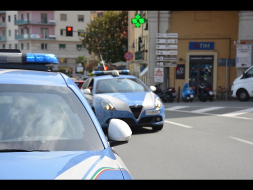 Treno assaltato: Polizia arresta otto persone