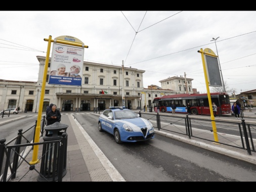 15 accoltellato a Roma,
