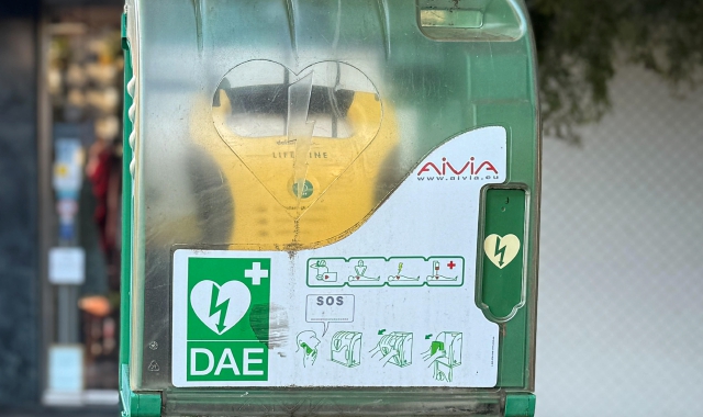 La Polizia locale è intervenuta portando un defibrillatore (foto Archivio)