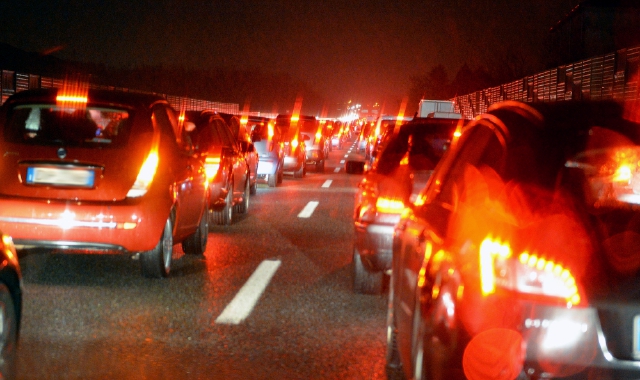 Le code a Castellanza, lungo la A8 (foto archivio)