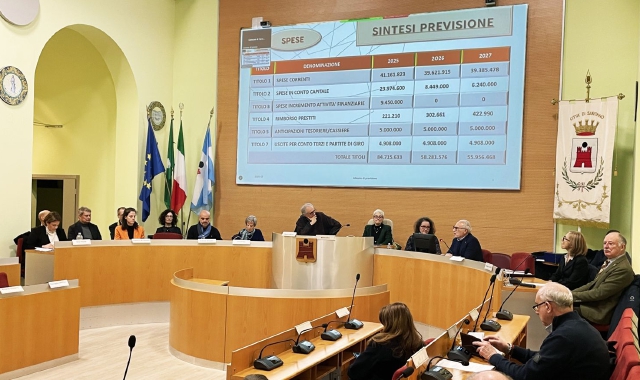 Il Consiglio comunale di Saronno, martedì 4 febbraio (foto Blitz)