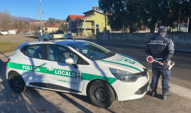 Sul posto è intervenuta la polizia locale di Luino (foto Archivio)