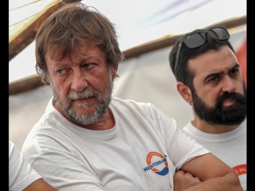 ++ Mediterranea presenta esposto su spionaggio a Casarini ++