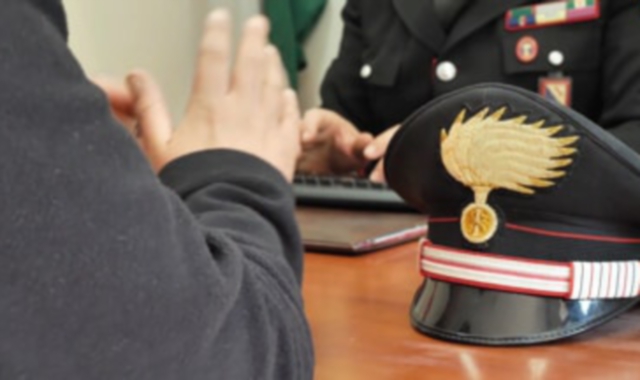 La truffa e la fuga con i gioielli: bloccato dai carabinieri