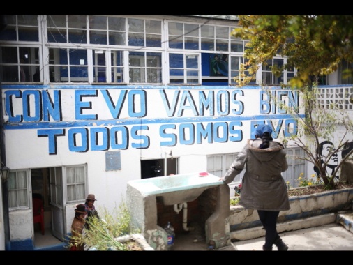 Bolivia, confermato il mandato d'arresto di Morales