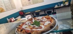 Hai voglia di una pizza o desideri maggiori informazioni? Siamo qui per te! 7