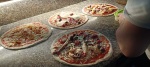 Hai voglia di una pizza o desideri maggiori informazioni? Siamo qui per te! 16
