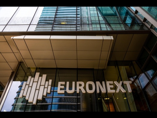 Borsa: l'Europa apre cauta con il nodo dei dazi americani