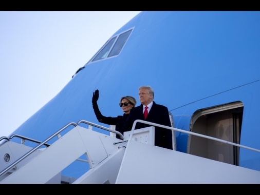 Trump sfratta l'AP dall'Air Force One